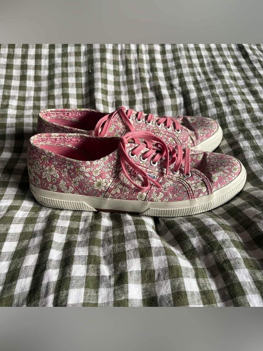 🌸 Superga Floral Low Top Sneakers 🌸